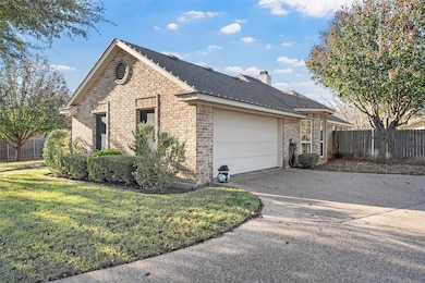 142 Phillip Cir, Hewitt, TX 76643 - photo 2