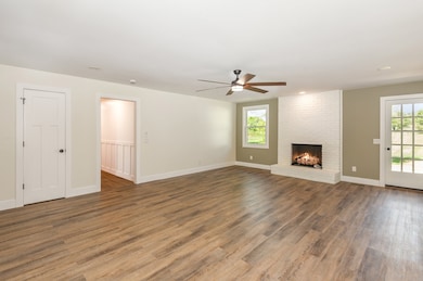 231 S Palmers Chapel Rd, Cottontown, TN 37048 - photo 7