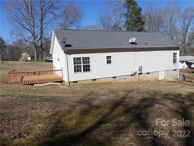 Roof replaced in 2017!