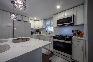 90 Thornton St, Lawrence, MA 01841 - photo 2