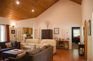 134 Buckeye Dr, Hendersonville, NC 28792 - photo 4