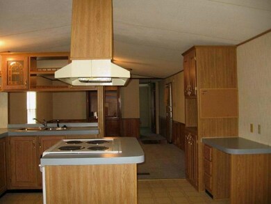 178 Parklawn Dr, Circleville, OH 43113 - photo 3