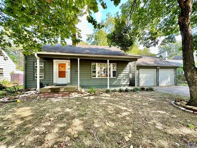 2020 SW Pembroke Ln, Topeka, KS 66604 - photo 2