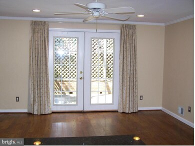 21 Wellesley Cir, Glen Echo, MD 20812 - photo 6