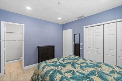 570 W 46th Place, Hialeah, FL 33012 - photo 5