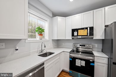 512 N Port St, Baltimore, MD 21205 - photo 7