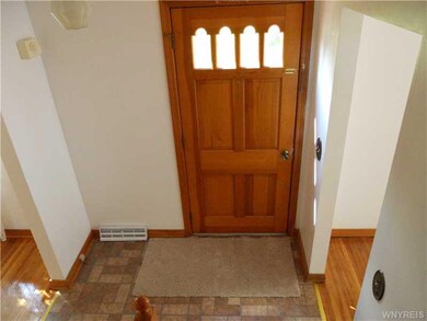 Foyer.