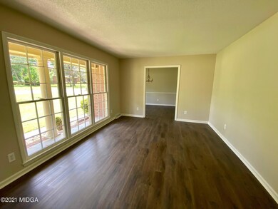 1050 Underwood Dr, Macon, GA 31210 - photo 3