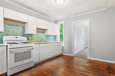 132 Bartlett St unit 132, Lowell, MA 01852 - photo 3