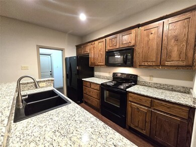 200 N Denton St, Weatherford, TX 76086 - photo 3