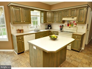 1054 E 2nd St, Red Hill, PA 18076 - photo 7