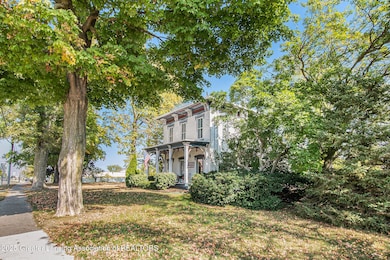 812 N Clinton St, Grand Ledge, MI 48837 - photo 3