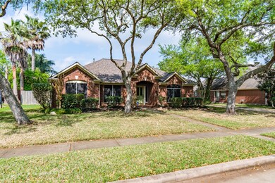 1210 Bob White Dr, Friendswood, TX 77546 - photo 4