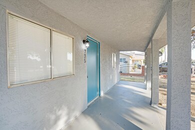 735 s kern avenue farmersville ca 93223-