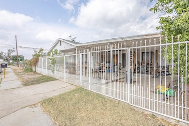 518 Blair St, Laredo, TX 78040 - photo 3