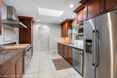 541 Cypress Dr, Naperville, IL 60540 - photo 5