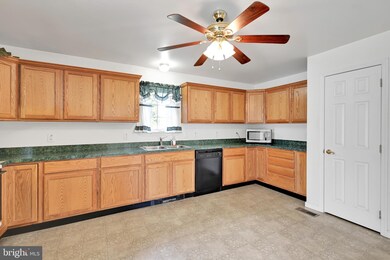 852 Trestle Ct, Pine Grove, PA 17963 - photo 6