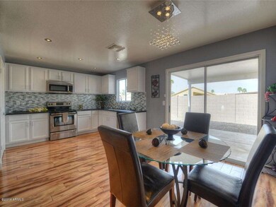 004_Kitchen-Dining