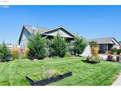 792 SE Dacotah Ct, Madras, OR 97741 - photo 3