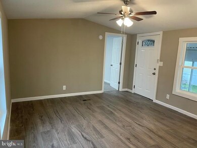 7502 Biscayne Bay Blvd, Middle River, MD 21220 - photo 2