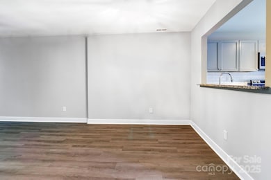 6129 Windsor Gate Ln, Charlotte, NC 28215 - photo 7