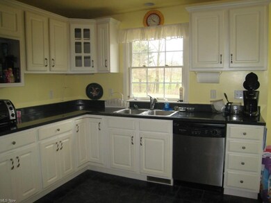 16940 Cornell St, East Liverpool, OH 43920 - photo 5