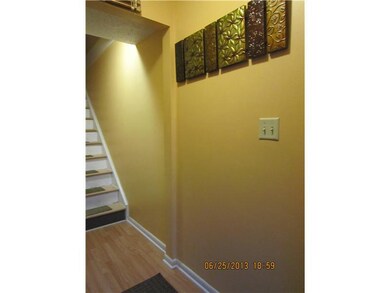Entry/Foyer.
