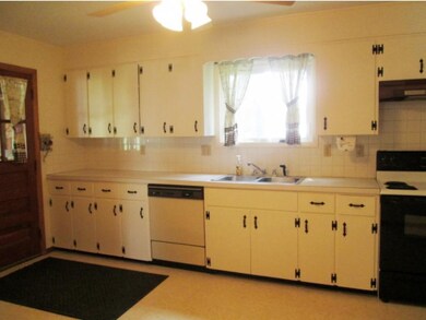 61 Lopes Ave, Burlington, VT 05408 - photo 6