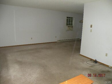 206 Warner Dr, Chestnuthill Township, PA 18353 - photo 3