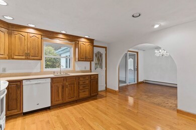 30 Crystal Dr, Stoneham, MA 02180 - photo 6