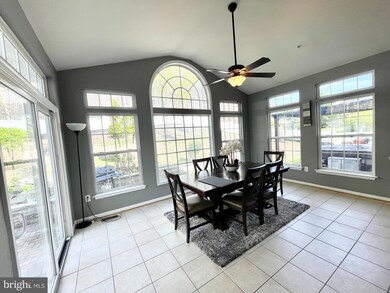 7202 Exbury Ct, Laurel, MD 20707 - photo 3