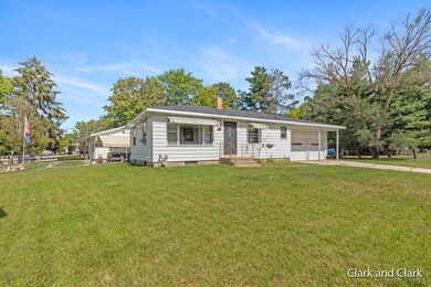 419 E Maple St, Wayland, MI 49348 - photo 3