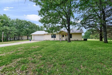 427 W Acres Rd, Whitesboro, TX 76273 - photo 2