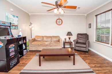LIVING ROOM PICTURE