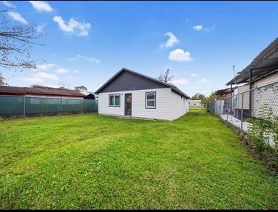 14419 Gainesville St, Houston, TX 77015 - photo 7