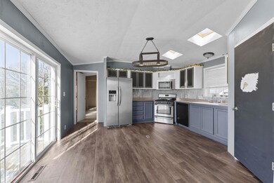 7-web-or-mls-4955 Abrams Dr-7