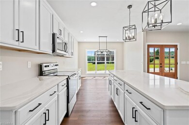 2640 High Meadow Dr, Asheboro, NC 27205 - photo 4