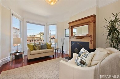 Upper flat – three bedroom, 1 bath (6 rooms, owner