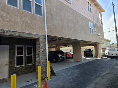 11808 Hart St, Los Angeles, CA 91605 - photo 2