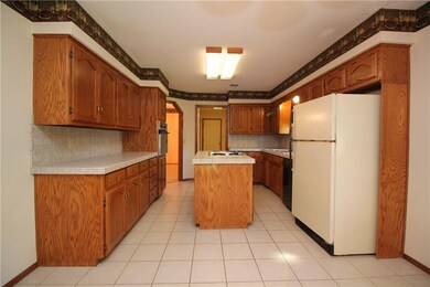 908 NW 9th St, Bentonville, AR 72712 - photo 5