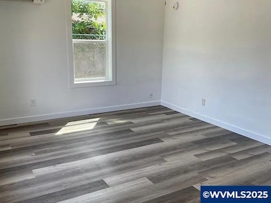 1453 (&1451) Hiatt St, Lebanon, OR 97355 - photo 6