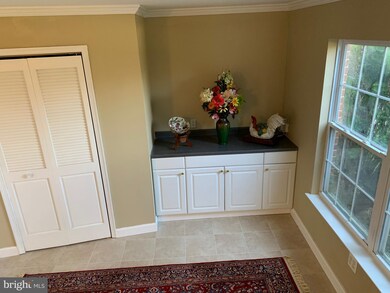 21125 Futura Ct, Germantown, MD 20876 - photo 4