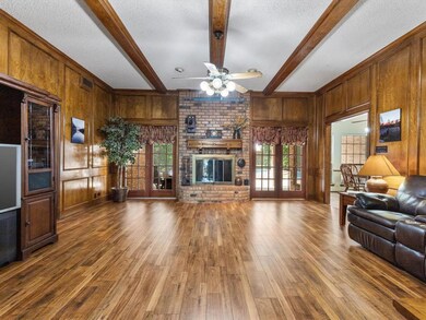 804 Shady Creek Dr, Cleburne, TX 76033 - photo 3