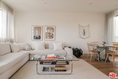 3286 N Canary Way, Los Angeles, CA 90065 - photo 2