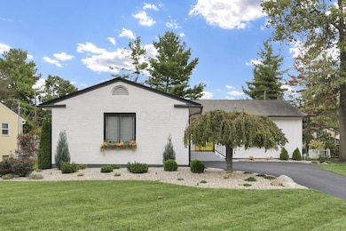 424 Cumberland Dr, Columbus, OH 43213 - photo 2