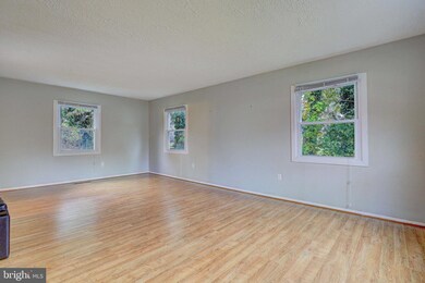 12024 Tulip Grove Dr, Bowie, MD 20715 - photo 6