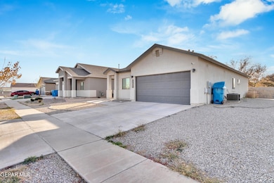 11542 Wayne Carreon St, El Paso, TX 79927 - photo 3