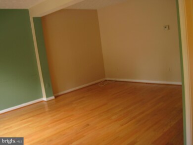 18605 Sunhaven Ct, Olney, MD 20832 - photo 2