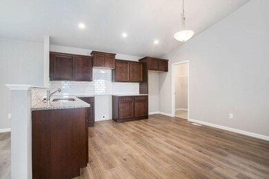GF2053-i1750-Kitchen & Nook1