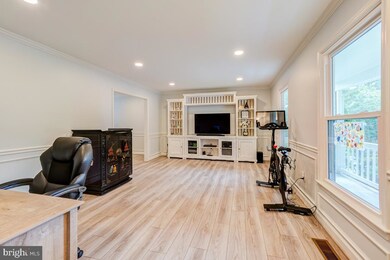 10 Peach Leaf Ct, North Potomac, MD 20878 - photo 7